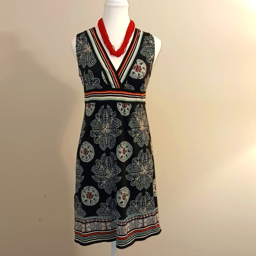 Max Edition Black & Cream Deep V-Neck Summer Dress